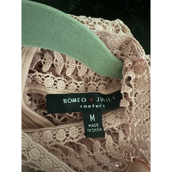 Romeo + Juliet Couture Ruffled Lace Dress - Picture 7 of 7